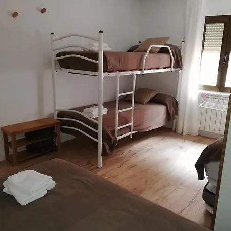 Hostel.b *
